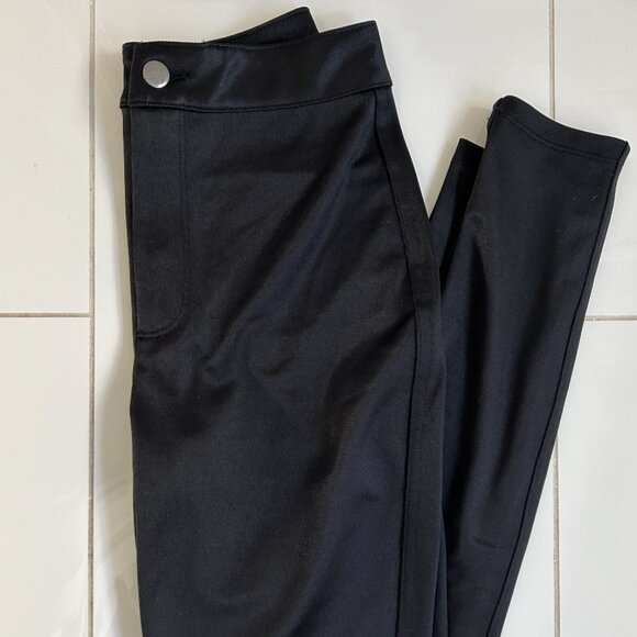 Skims Pants - Picture 2 of 3